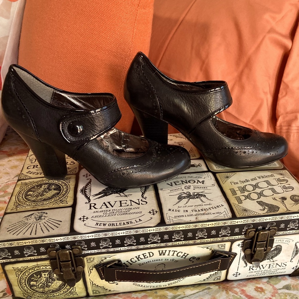 Sofft Black slip on Mary Jane chunky heels 8.5